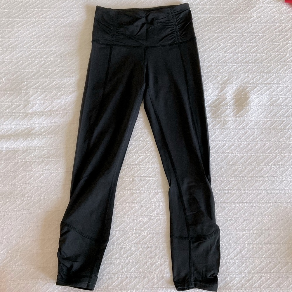 Lululemon cropped ruched black leggings